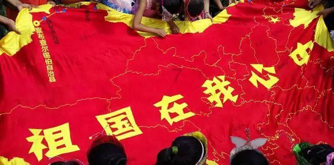 尴尬的30岁，脱贫与脱单哪个更重要游戏画面